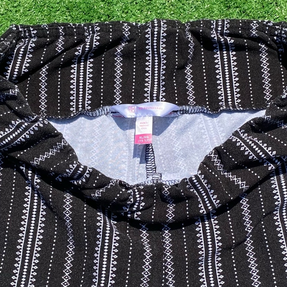 Black and White Patterned Flare Pants - Picture 2 of 3